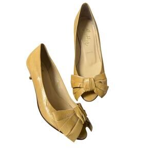 Butter Shoes Kitten Heel size 6.5